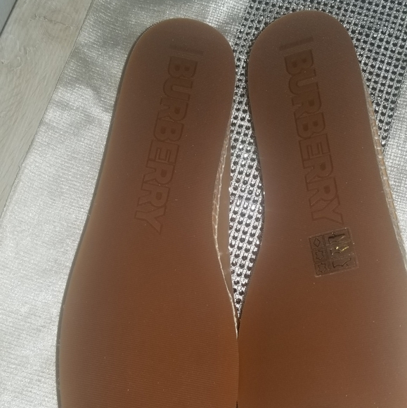 Brand new never worn Burberry espadrilles - Picture 4 of 6
